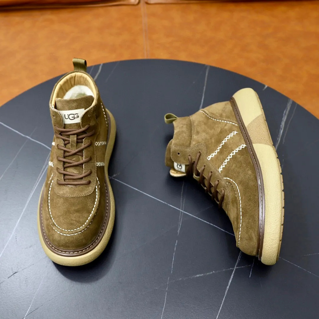 Ex-factory price: 640💰Thick wool imported from Australia Brand: UGG genuine purchasing agent Size: 38-44 Grade: Official website 1:1 Material: First layer of genuine leather waterproof and antifreeze upper Real wool lining Original non-slip soft wear-resistant outsole Style category: Men's casual shoes Trendy style Comfortable on the feet Color: Official website color synchronization